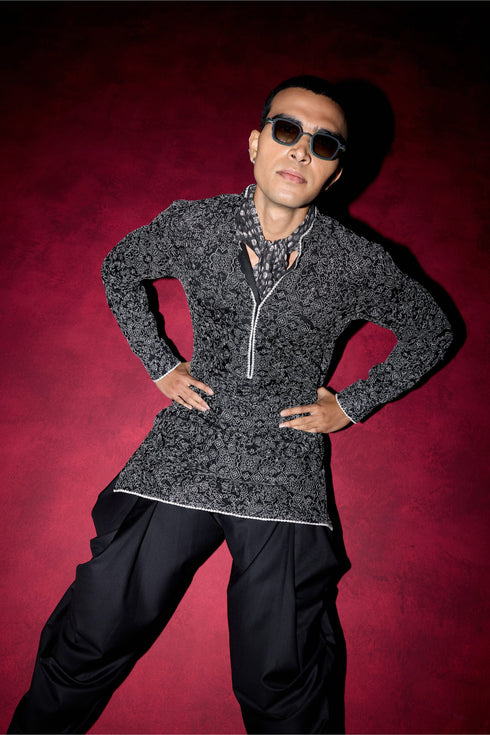 Kasuti Floral+Grid Deep Neck Kurta